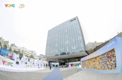 百億巨頭的“激光棋局”